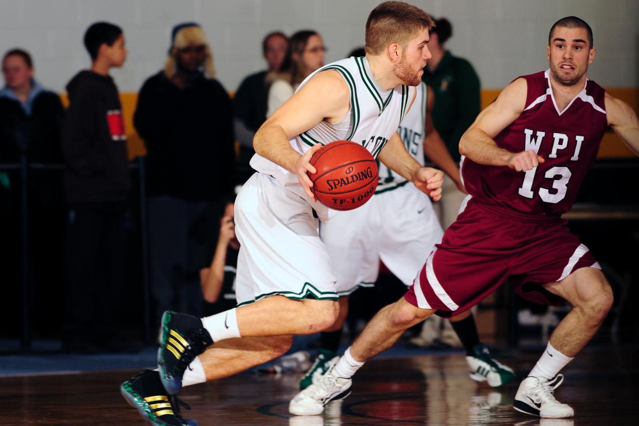 Bridgewater State Holds Off Fitchburg State, 80-76