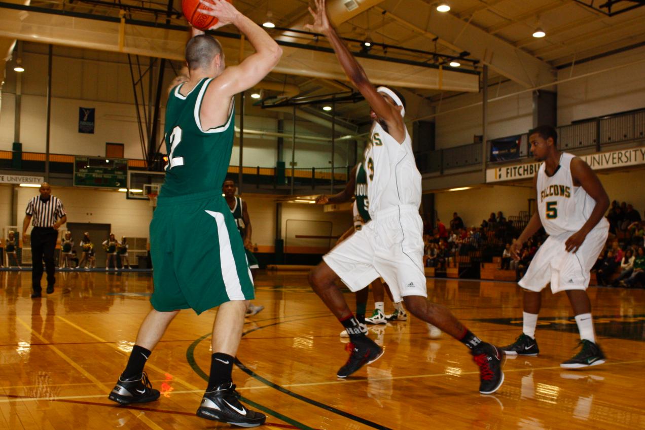 Fitchburg State Cruises Past Framingham State, 94-81