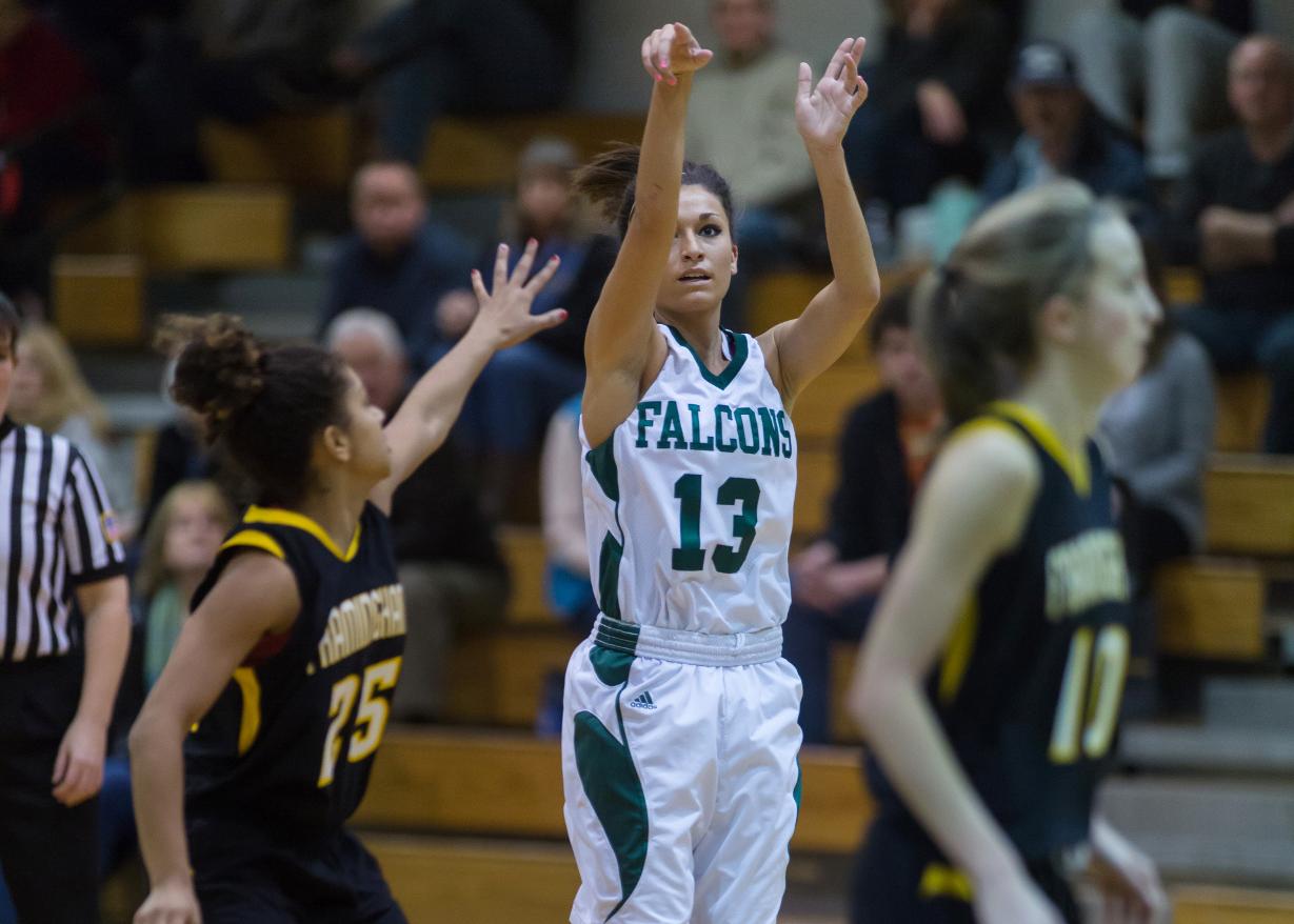Fitchburg State Soars Past Rivier, 71-57