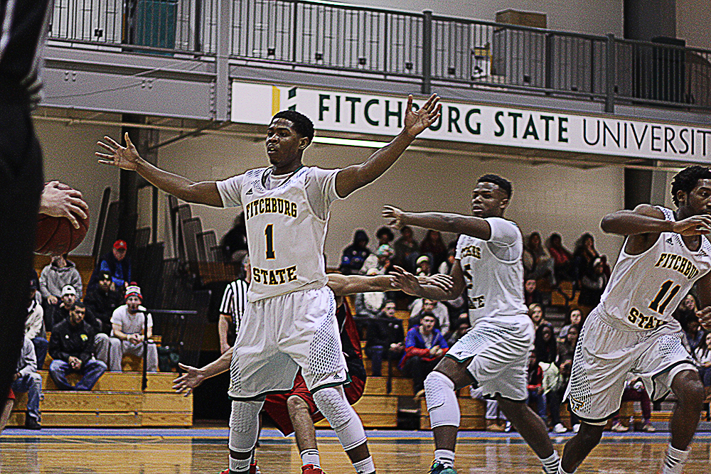 Fitchburg State Squeaks Past Rhode Island College, 77-73