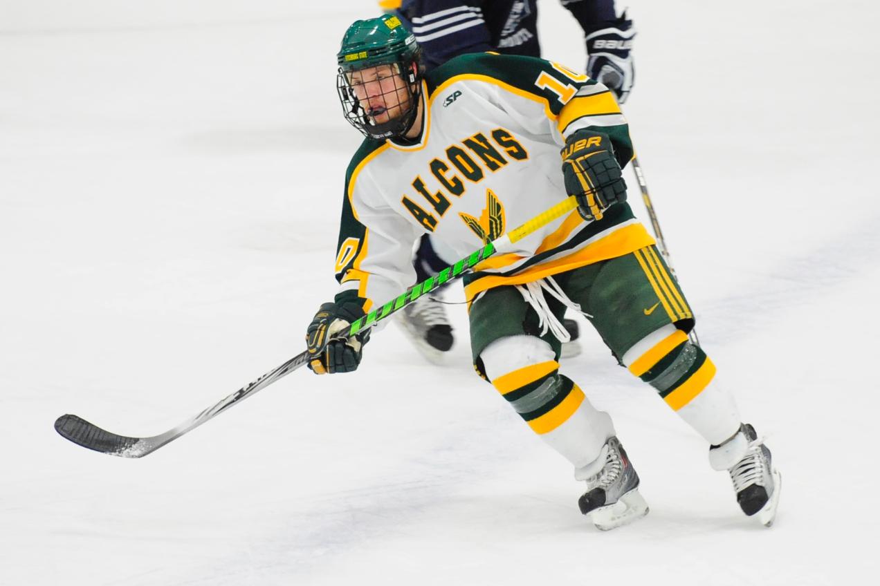 Fitchburg State Ices Worcester State, 5-2