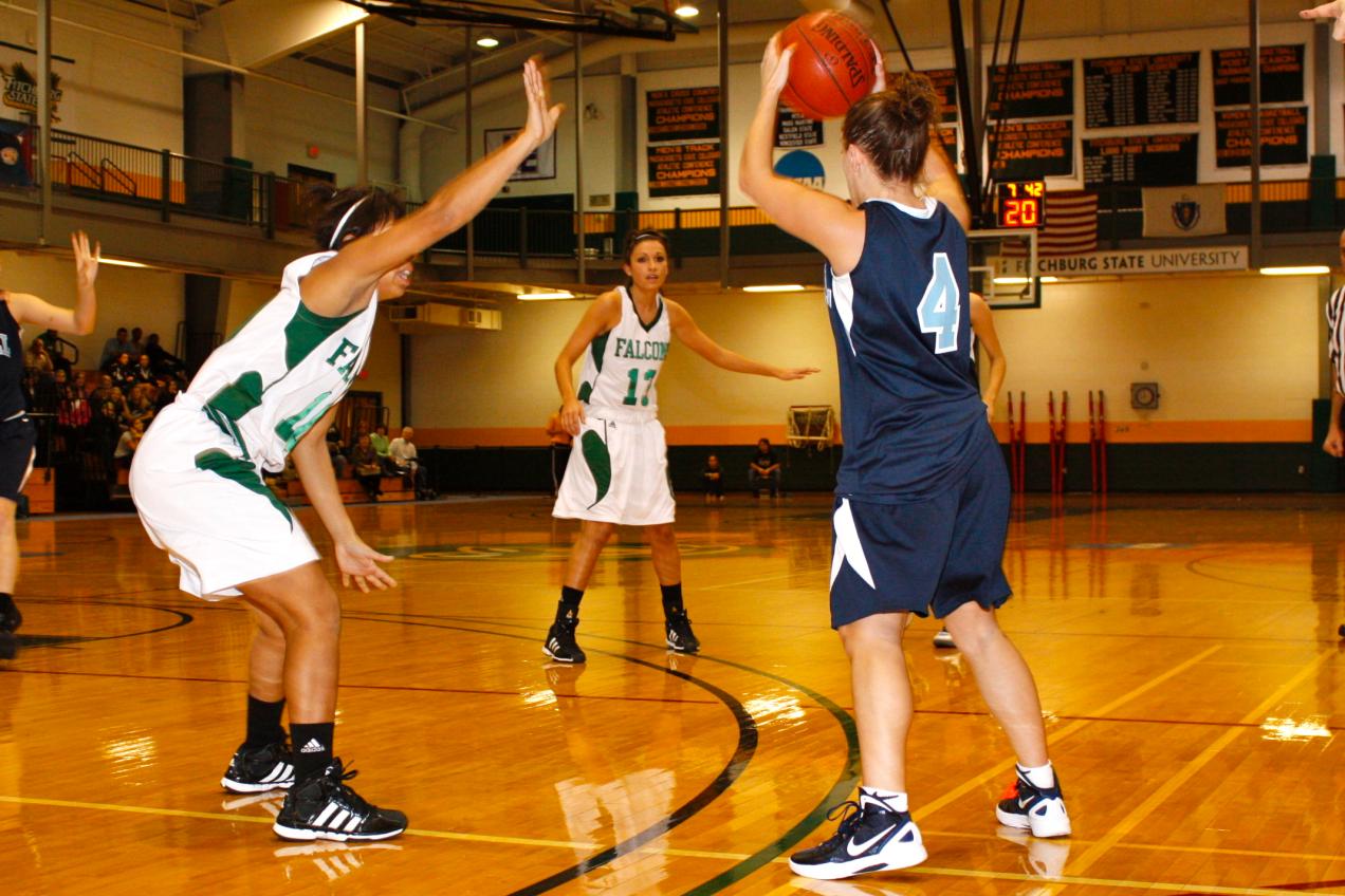 Fitchburg State Rebounds Over Lasell, 66-55
