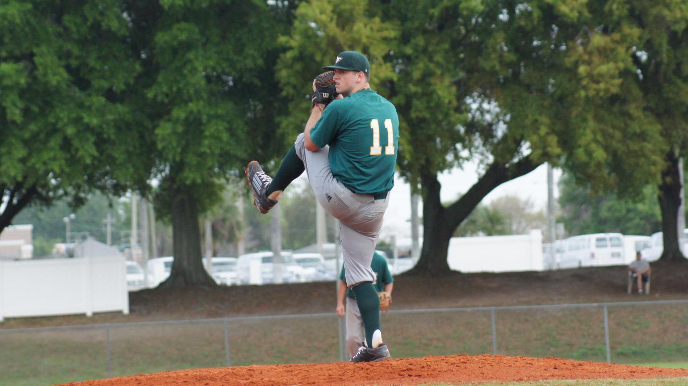 Fitchburg State Drops Pair to Vikings