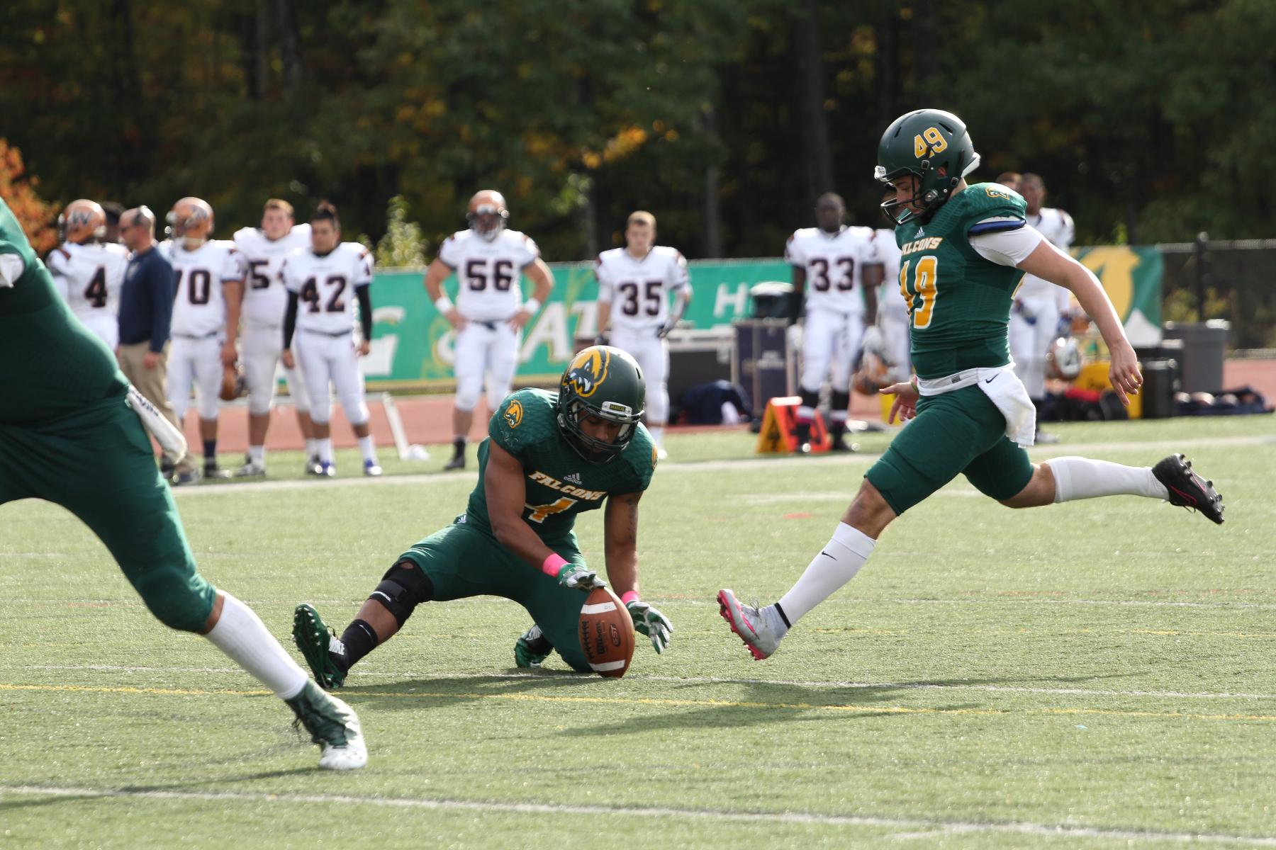 Falcons Notch First Conference Win vs. Western Connecticut, 17-14