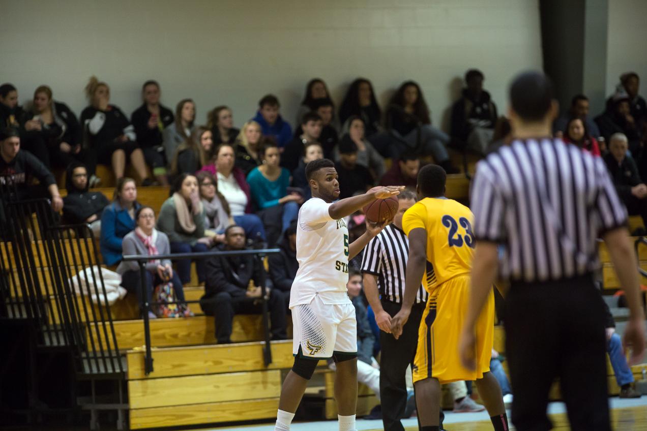 Fitchburg State Rebounds Over Framingham State, 59-54