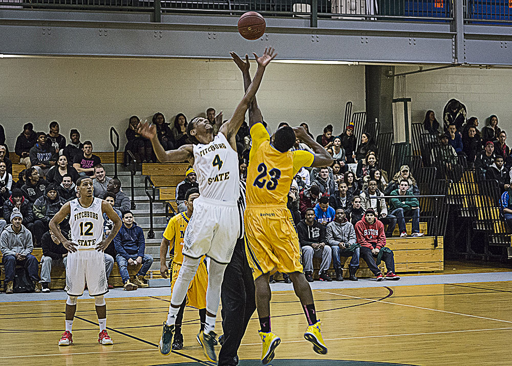 Fitchburg State Clipped By Mitchell, 86-82