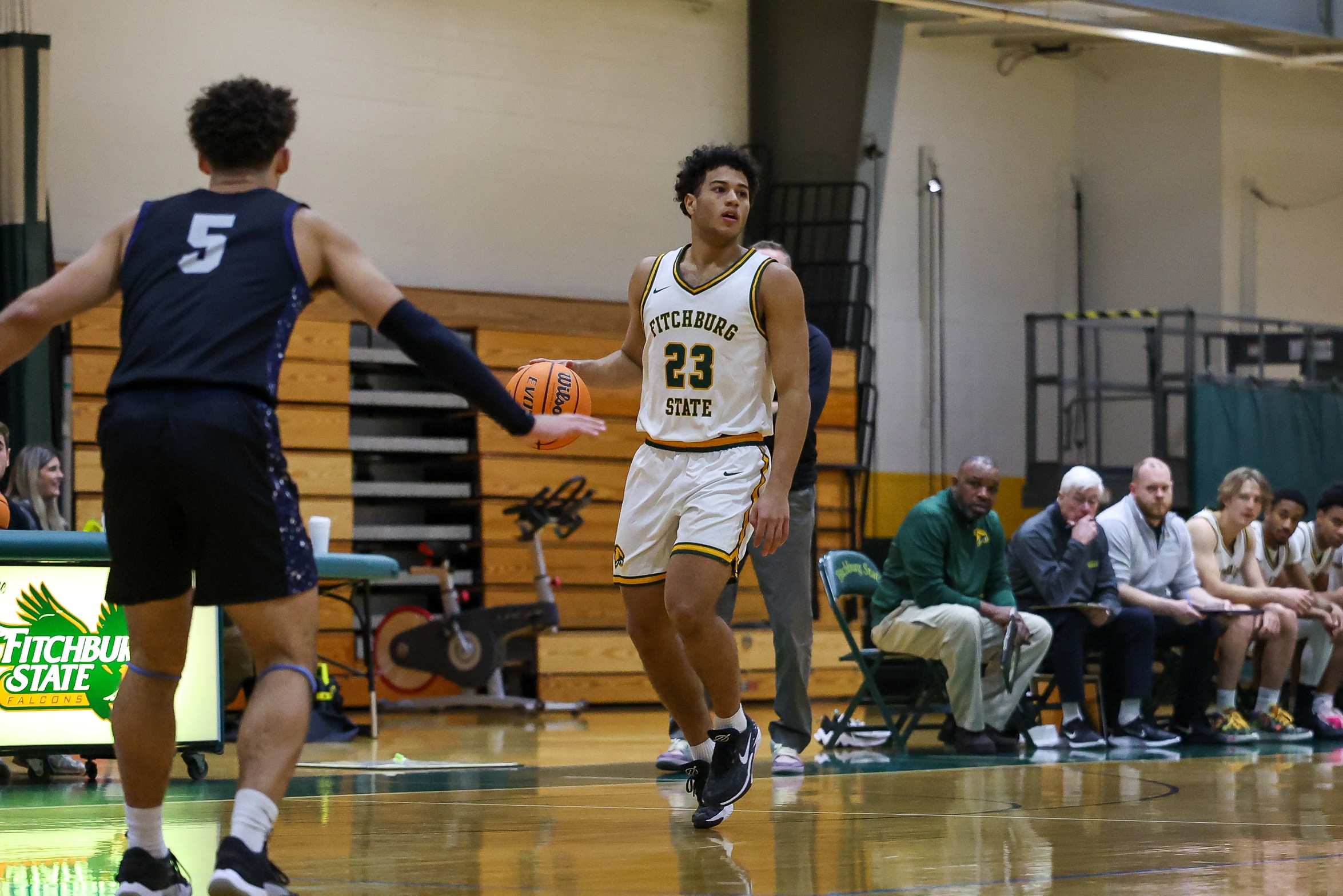 Men's Basketball Falls Short to Regis