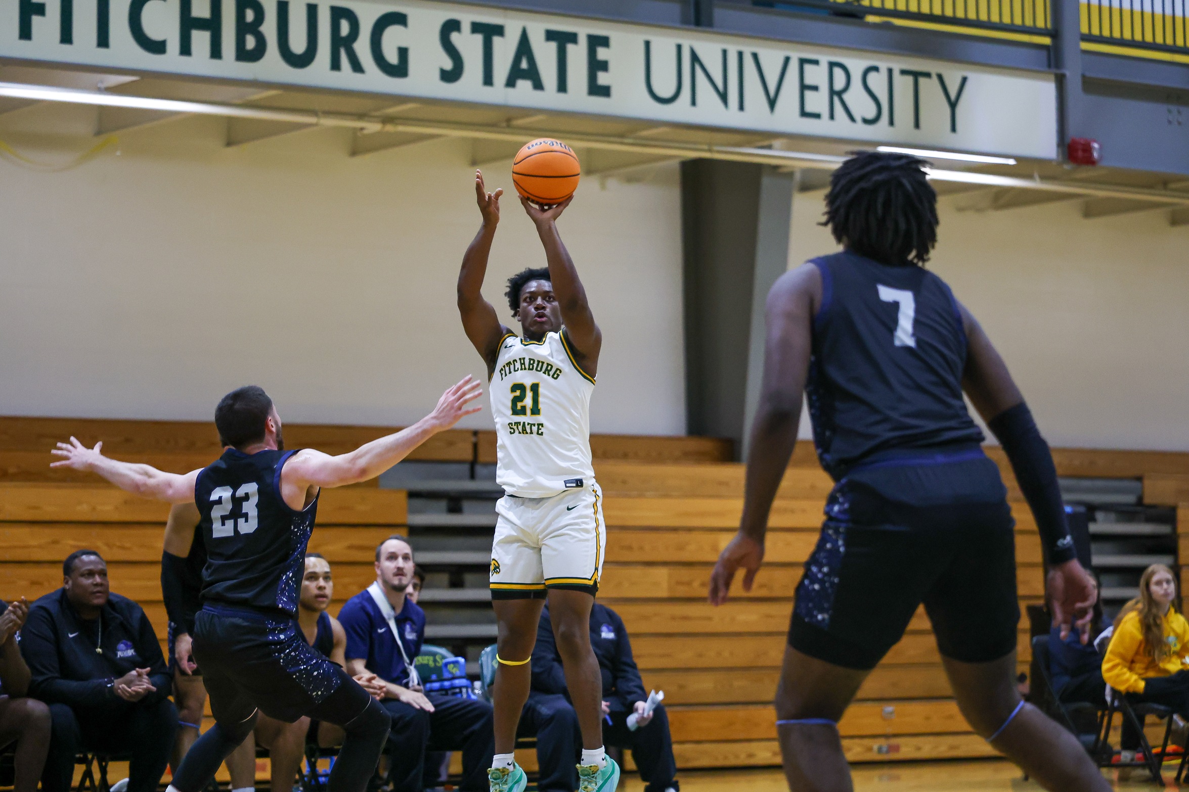 Men's Basketball Topped By Lasers