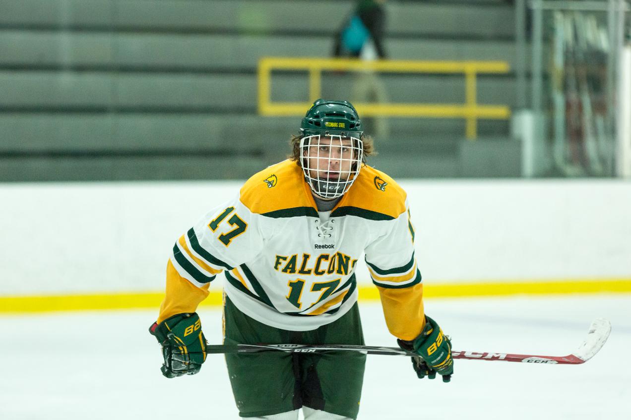 Fitchburg State Defeated by Corsairs on Senior Night, 5-3