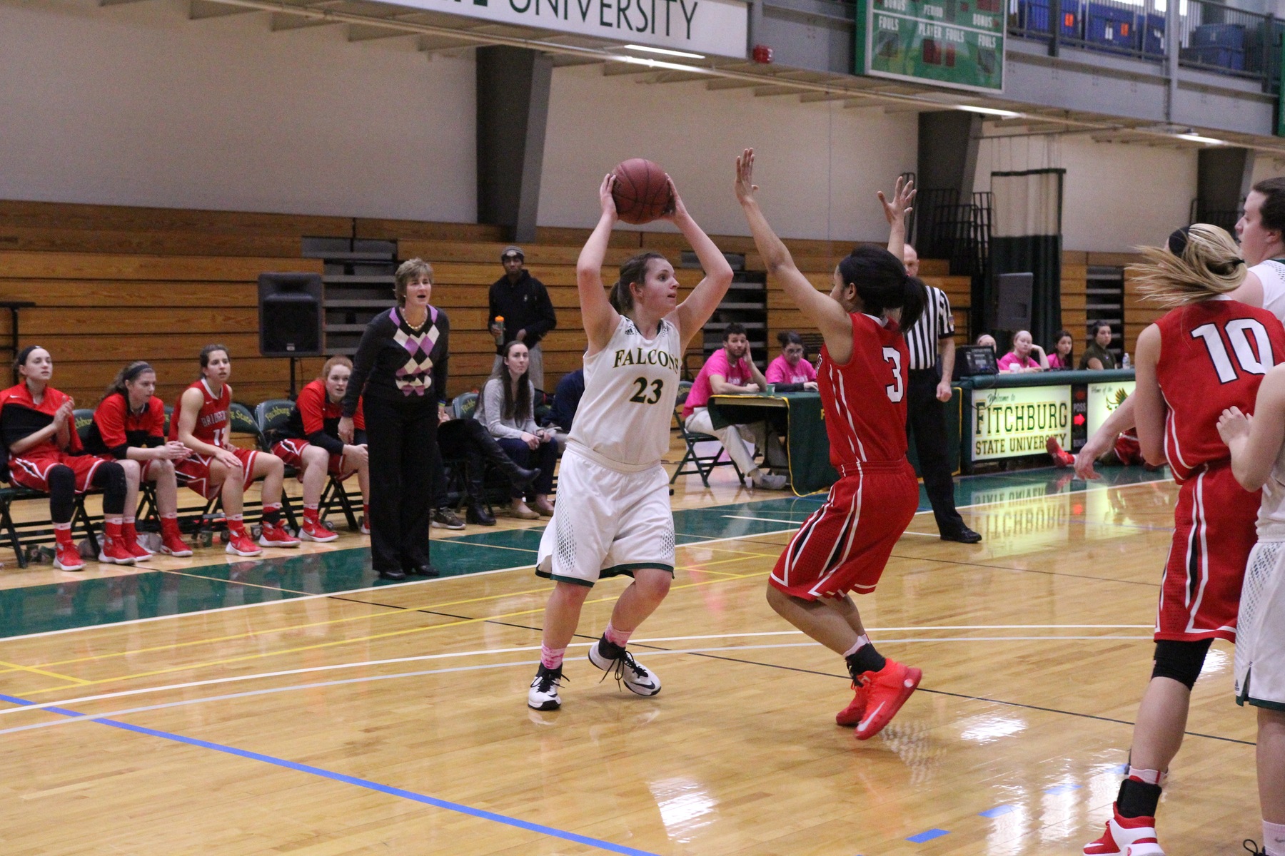 Fitchburg State Tripped by Becker College, 73-69