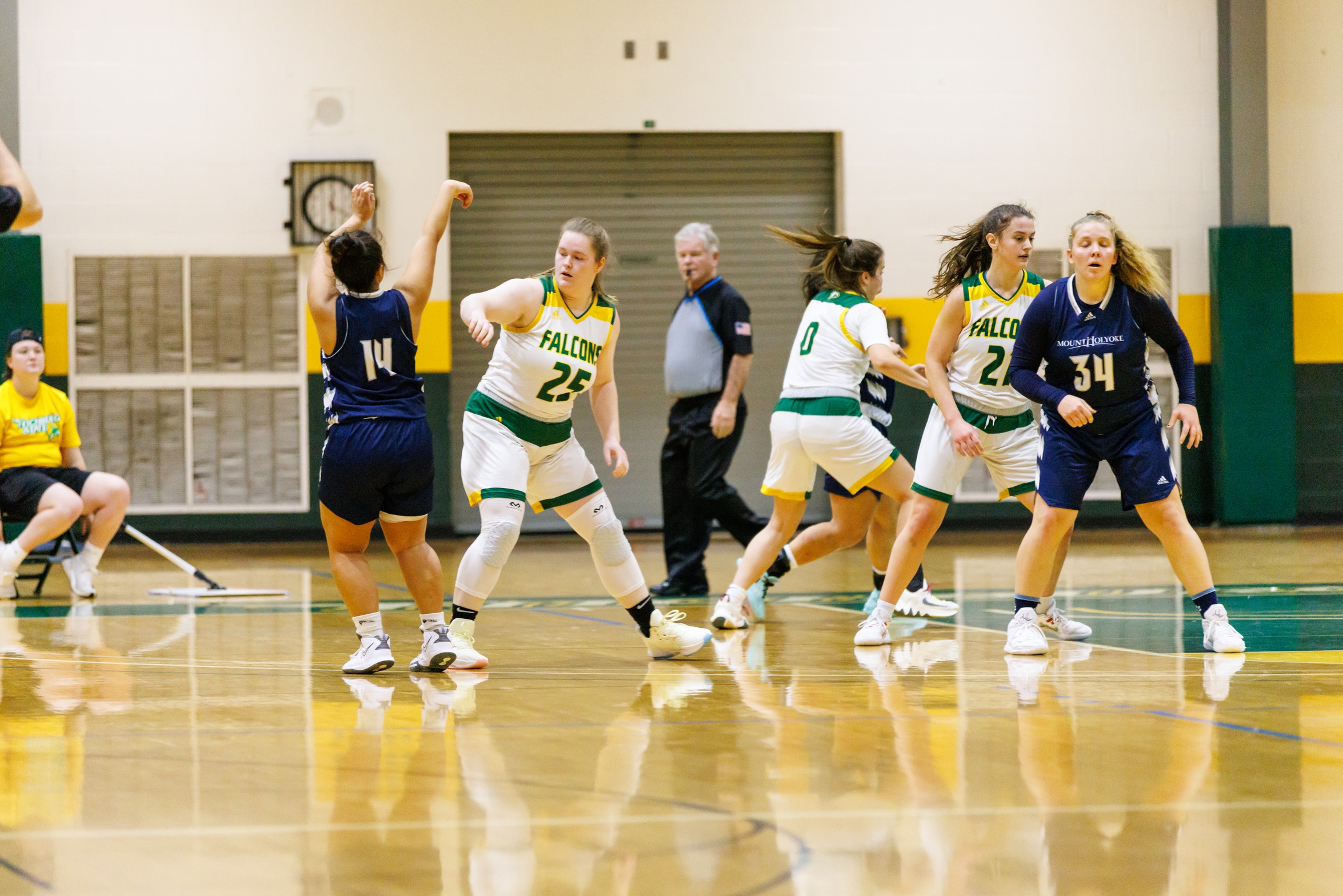 Women's Basketball Topped By Beacons In Non-Conference Action