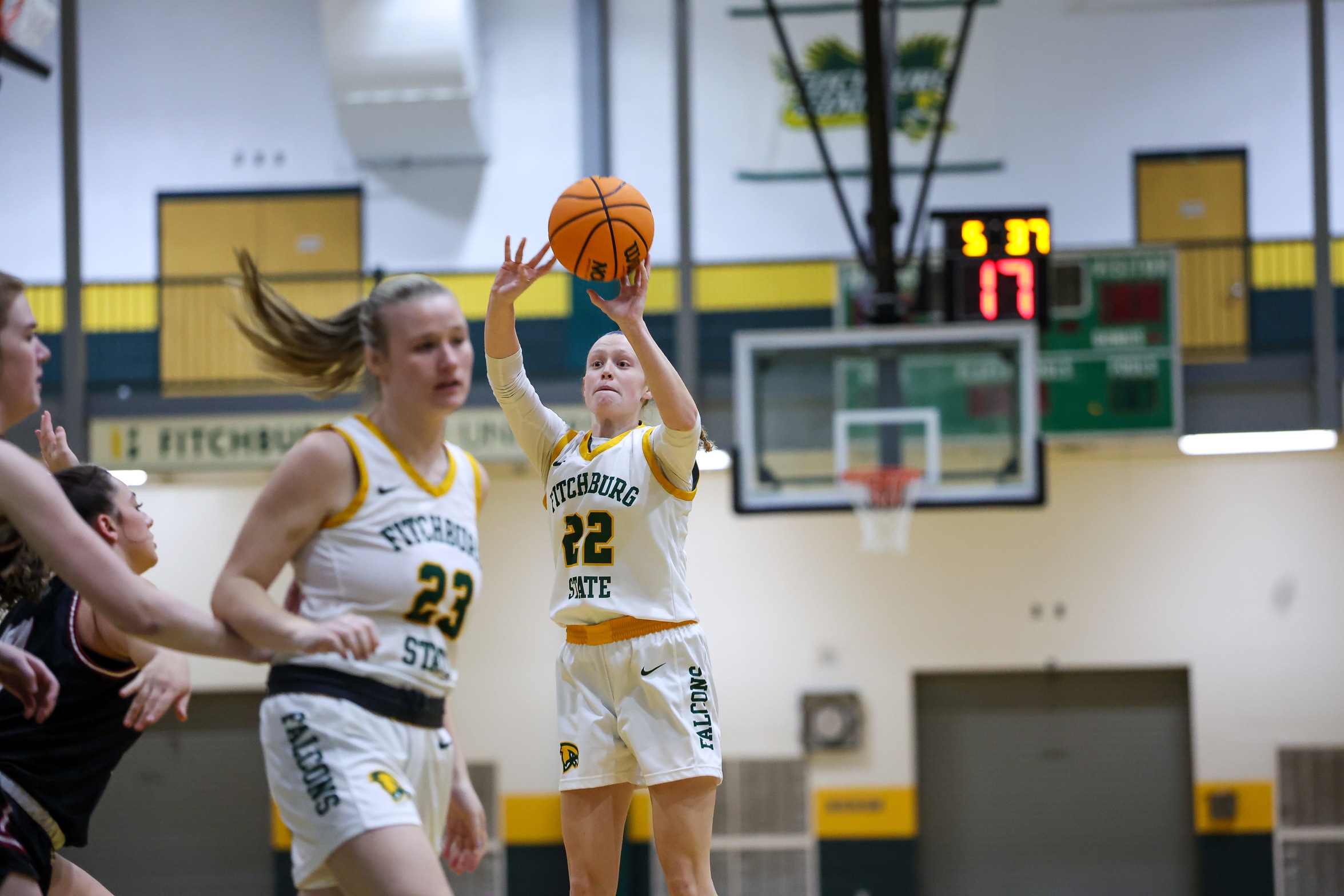 Women's Basketball Drops Opening Game of 2025 to UMass Boston