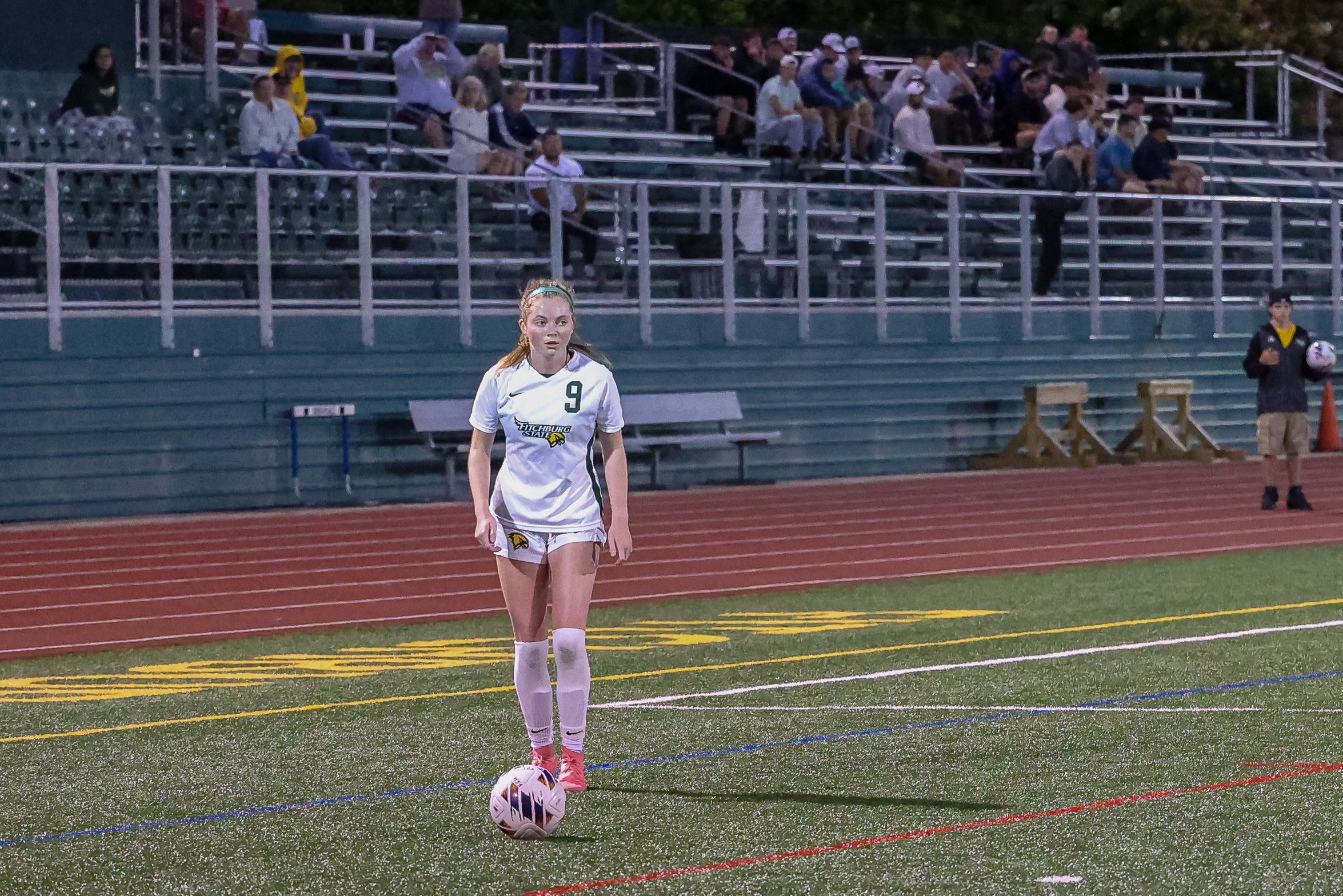 Women's Soccer Holds Off Vikings in Conference Opener