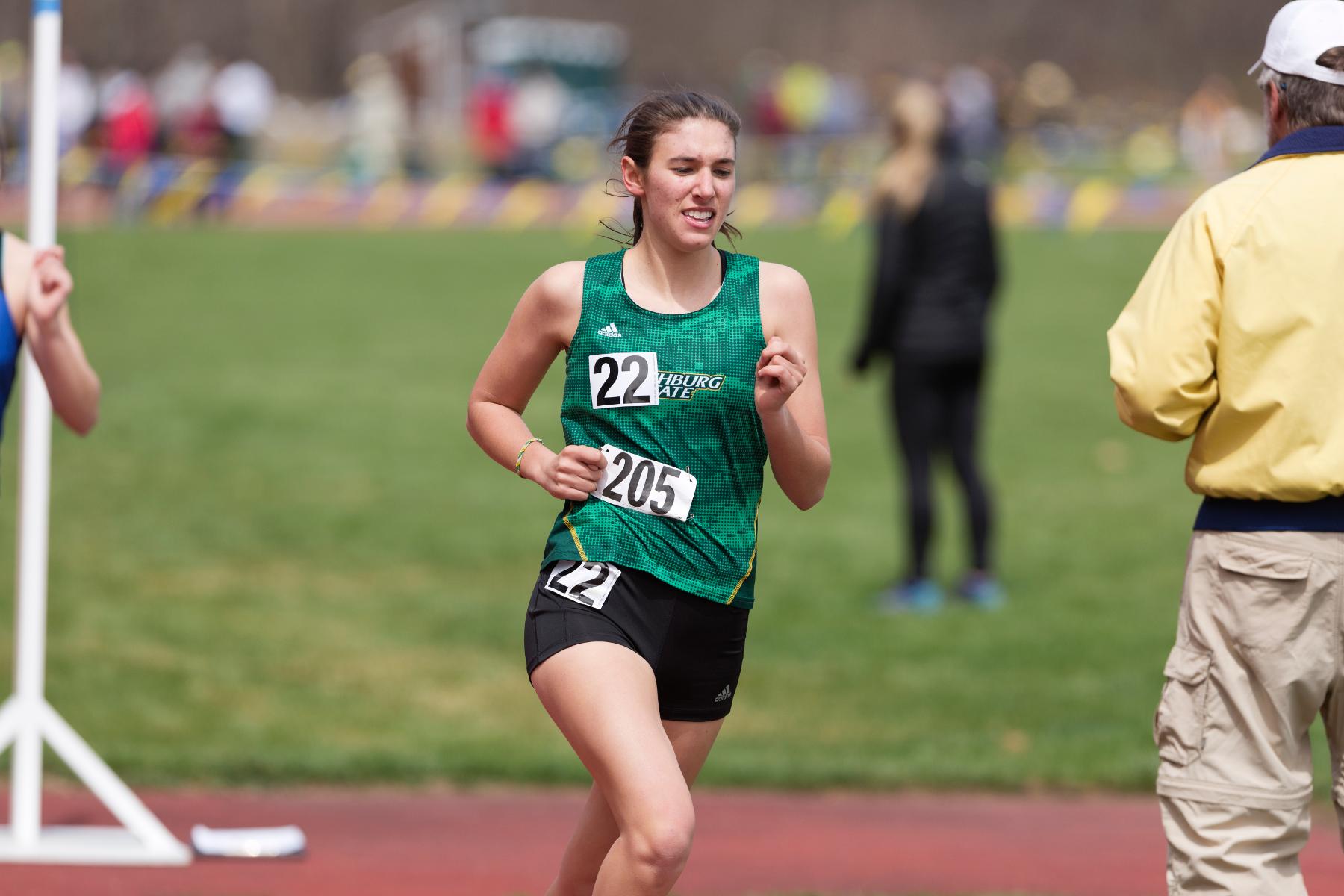 Fitchburg State Takes On Pioneer Invite