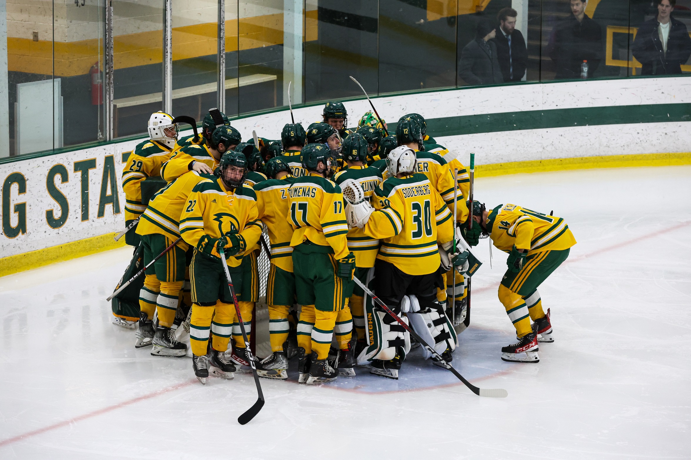 Ice Hockey Falls to Plymouth in MASCAC Championship