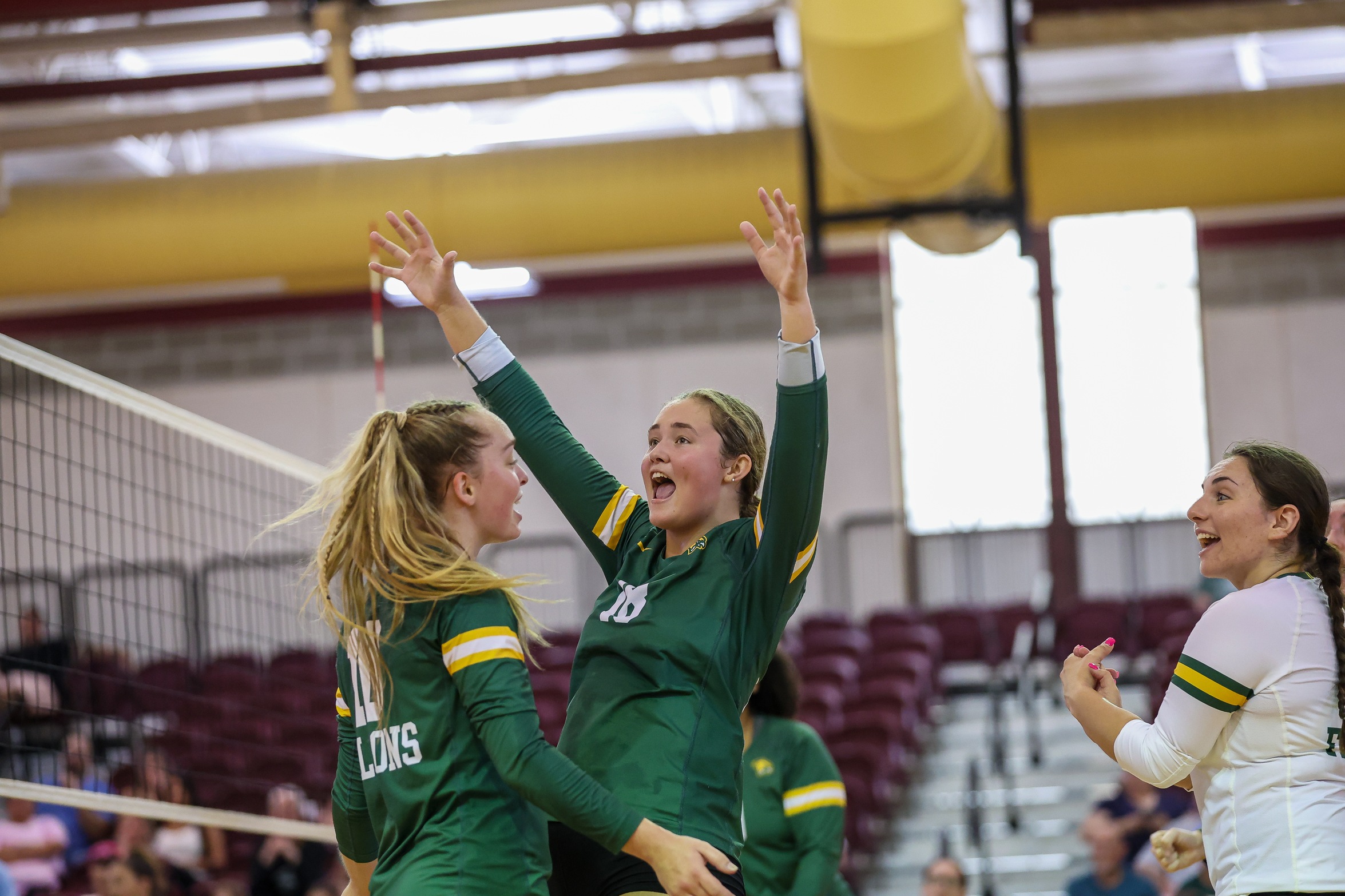 Women's Volleyball Swept by Nichols and Mount Holyoke